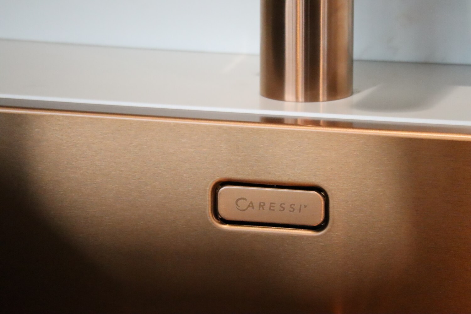 Hoe kun je gemakkelijk jouw Copper, Gold of Gun Metal spoelbak en/of kraan onderhouden?